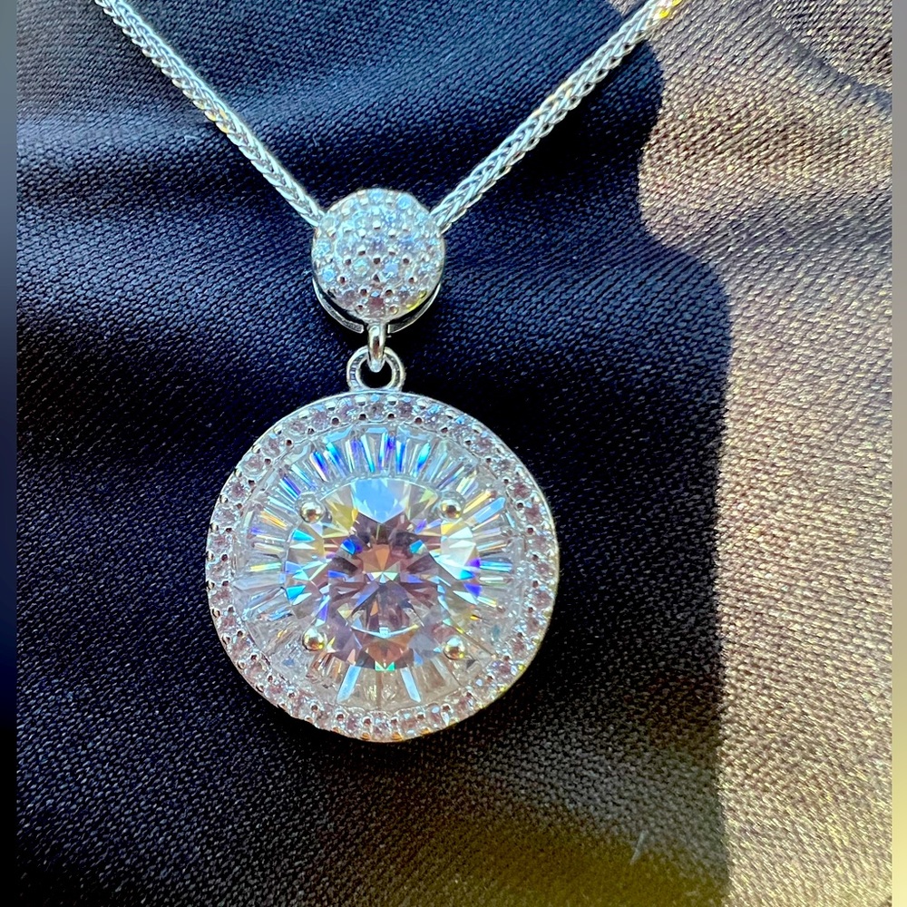 New Moissanite 10H10A Pendant Necklace 2CT,18K White Gold Plated Sterling Silver